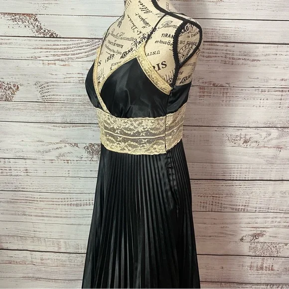 🚫SOLD🚫 Betsey Johnson Rare HTF Vintage 90s Slip Dress - Picture 5 of 11